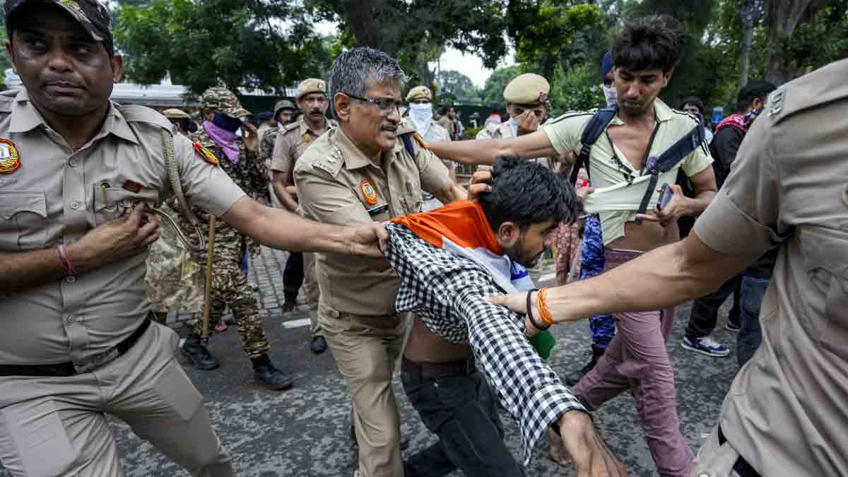 us-embassy-delhi-protest-warning