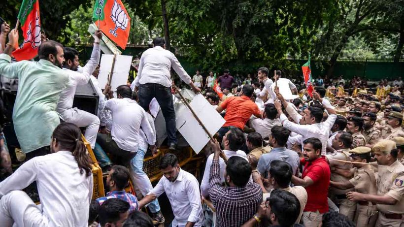 bjp-protests-outside-aap-office-over-punjab-paper-leak-allegations