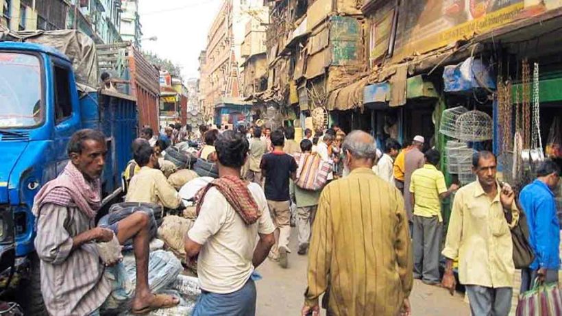 burrabazar-footpath-clearance-police-order-traders-hawkers-fear-eviction