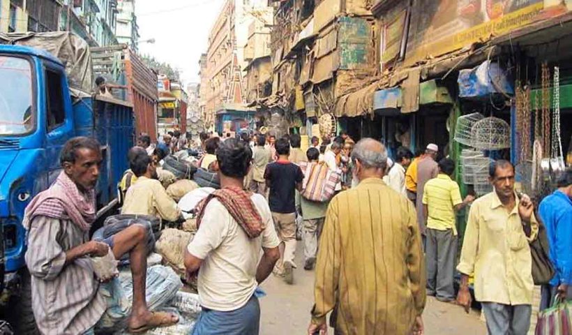 burrabazar-footpath-clearance-police-order-traders-hawkers-fear-eviction