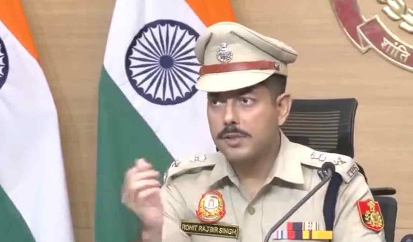 delhi-police-warns-against-fake-news-on-jantar-mantar-protest