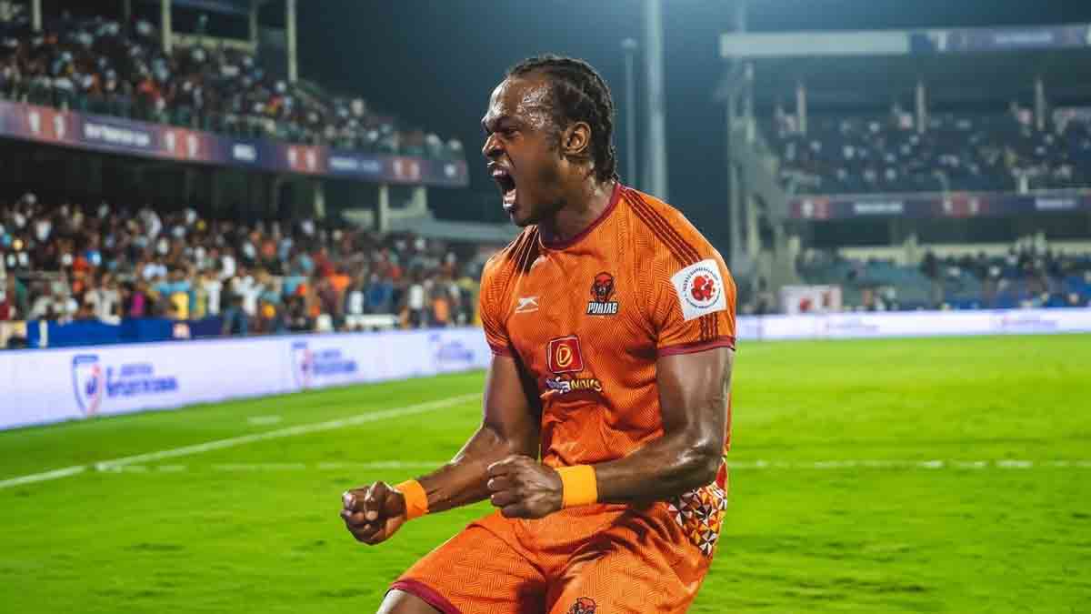 east-bengal-signs-nigerian-striker-nsungusi-effiong-from-punjab-fc