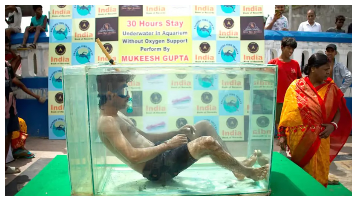 24-hours-on-youth-still-submerged-in-aquarium-sparks-chaos-in-howrah
