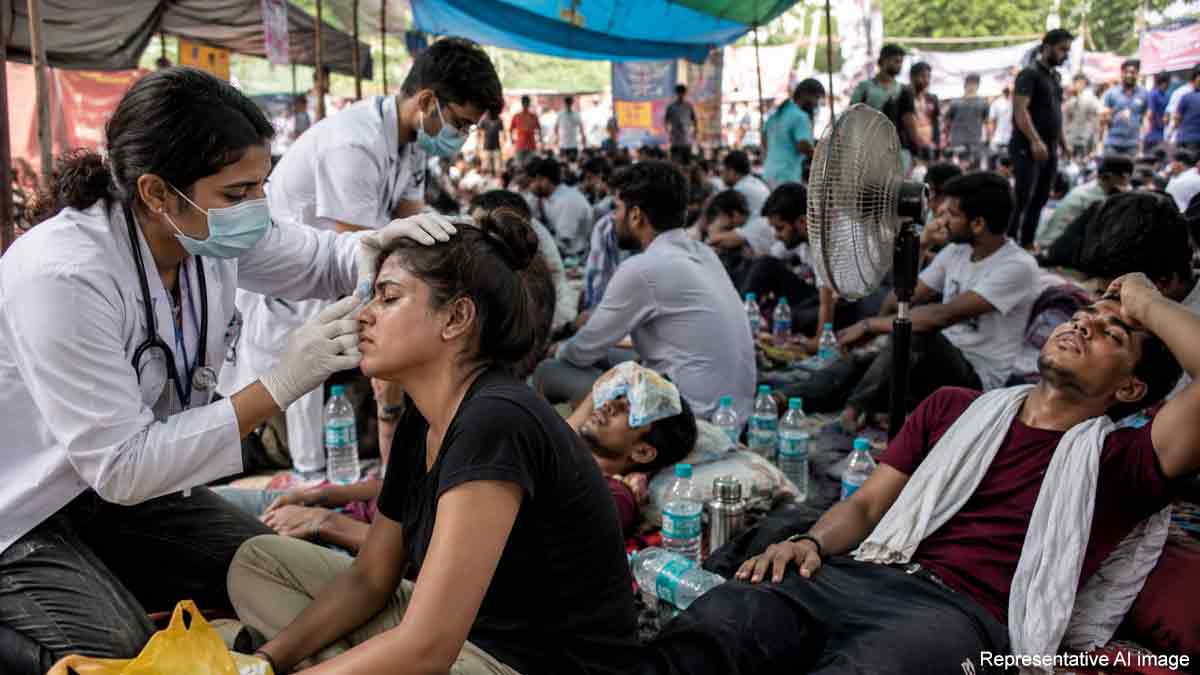 jantar-mantar-neet-protest-health-crisis-viral-infections-dehydration