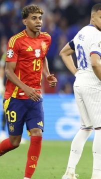 lamine-yamal-defends-kylian-mbappe-racism-row-mariano-rajoy