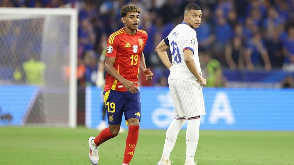 lamine-yamal-defends-kylian-mbappe-racism-row-mariano-rajoy