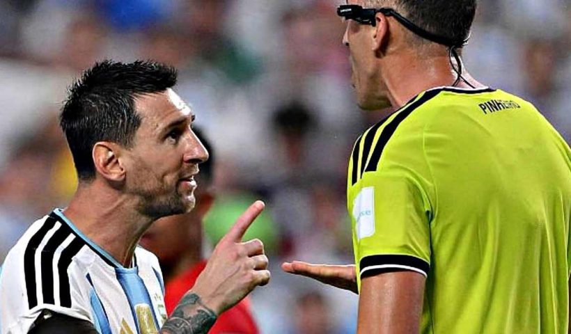 lionel-messi-referee-joao-pinheiro-argument-argentina-vs-switzerland