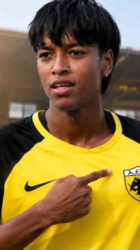 manisha-kalyan-signs-aek-athens-greece-indian-football-history