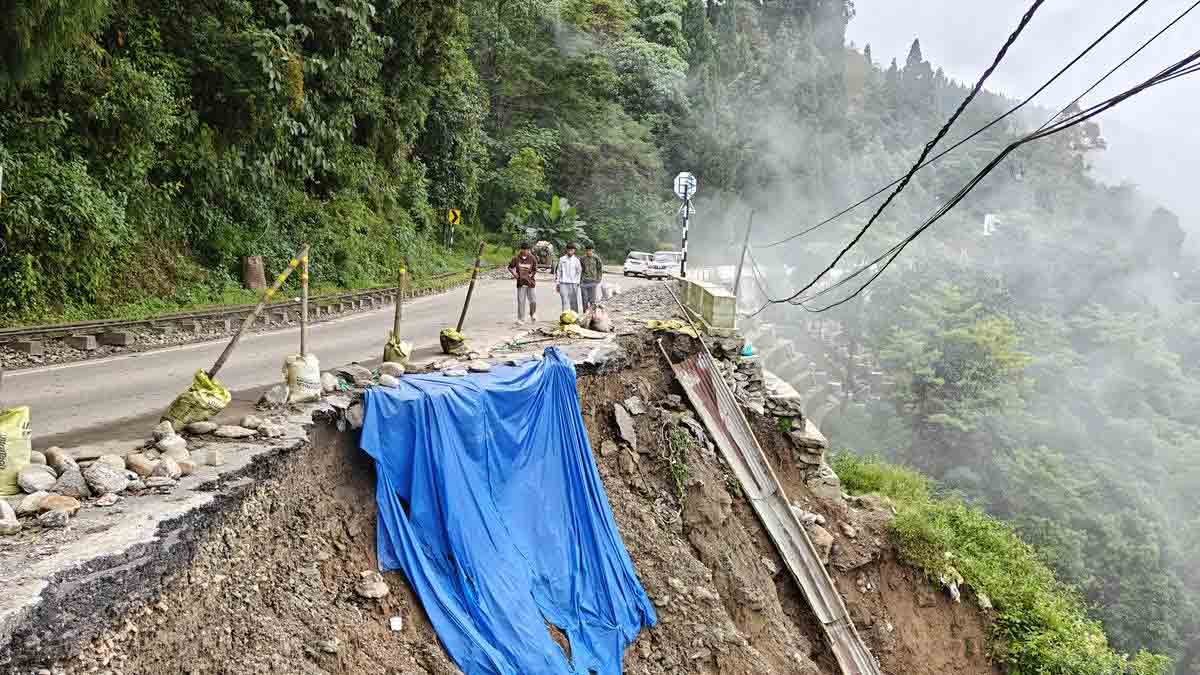 paglajhora-landslide-risk-heavy-rain-alert-north-bengal-hills