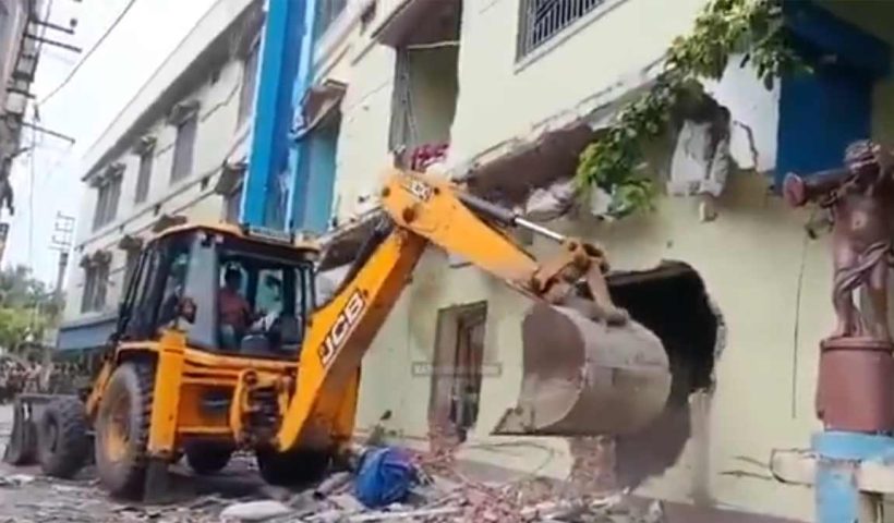 taki-ichamati-hotel-demolition